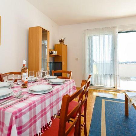 Apartment Anton Krk Town Exterior foto