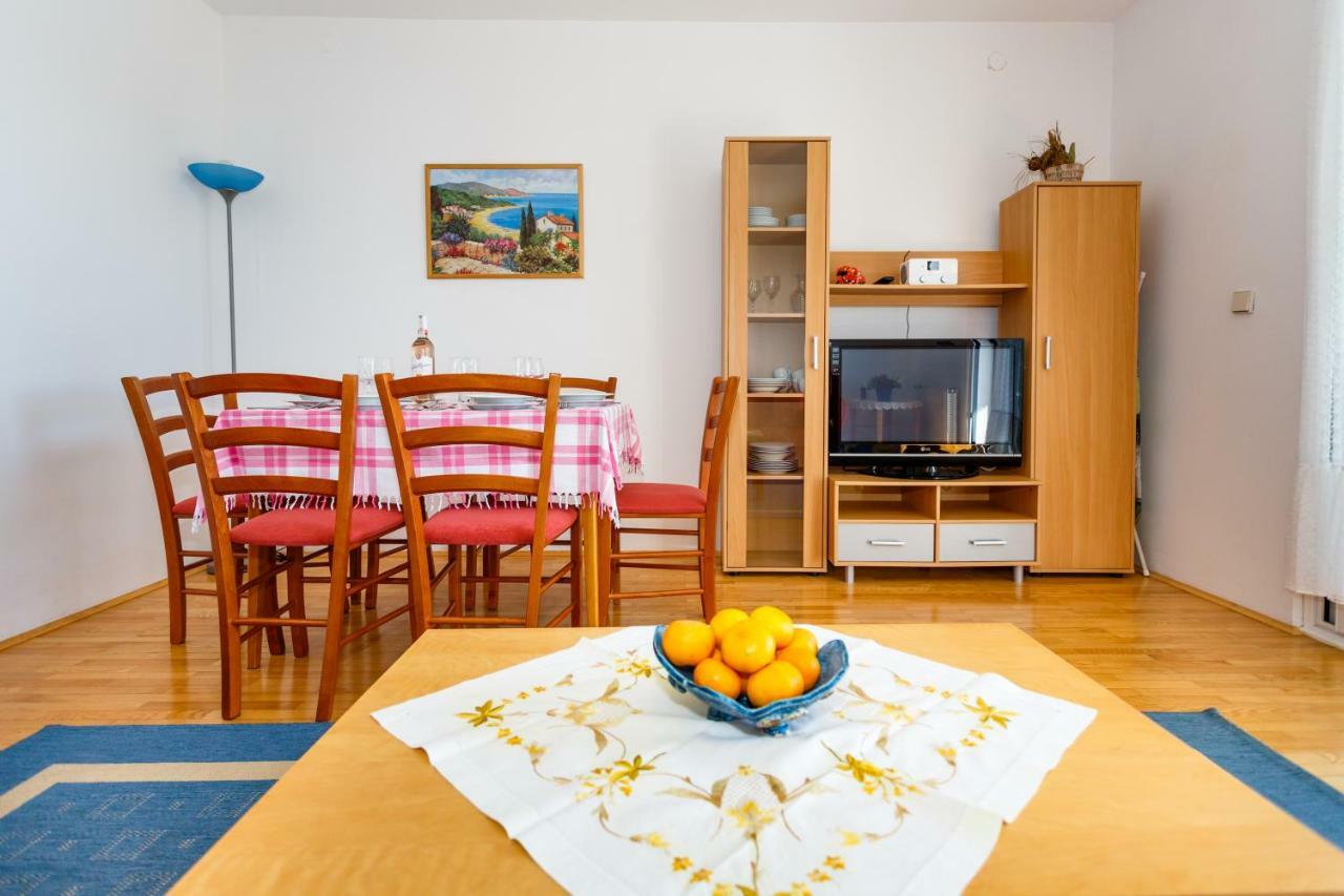 Apartment Anton Krk Town Exterior foto